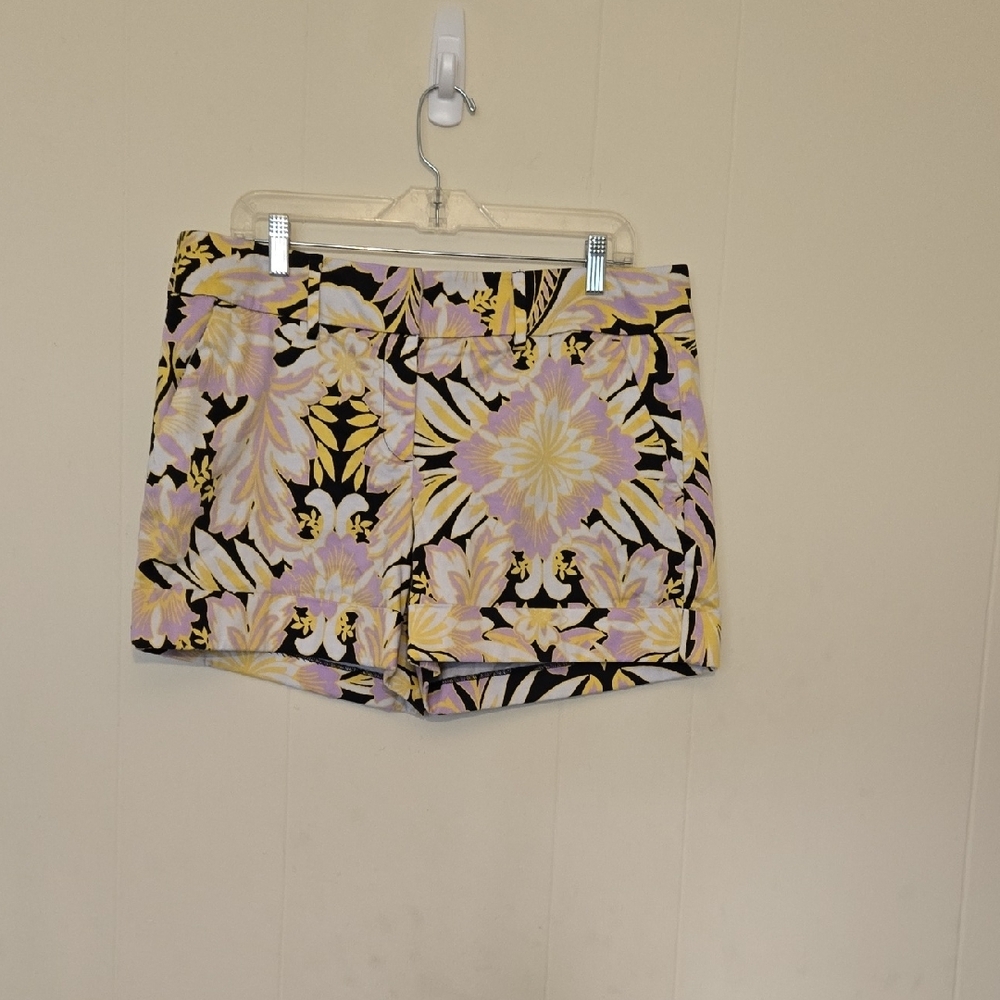 Floral Patterned Women's Shorts